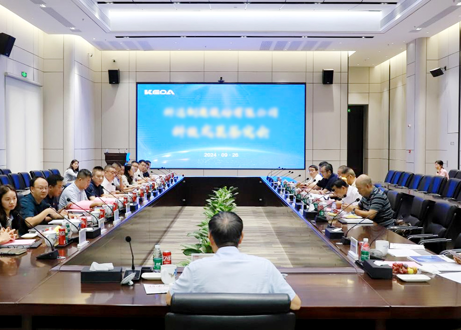 國(guó)際領(lǐng)先！“無機(jī)人造石荒料整線裝備”“鋰電正負(fù)極材料新型寬體輥道窯”兩項(xiàng)科技成果通過鑒定